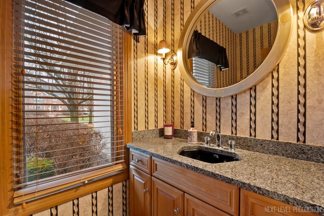 4205 Royal Fox Drive, St. Charles, IL 60174