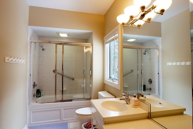 4205 Royal Fox Drive, St. Charles, IL 60174