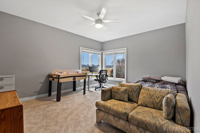 4205 Royal Fox Drive, St. Charles, IL 60174