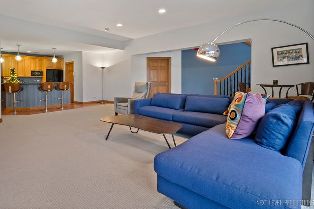 4205 Royal Fox Drive, St. Charles, IL 60174