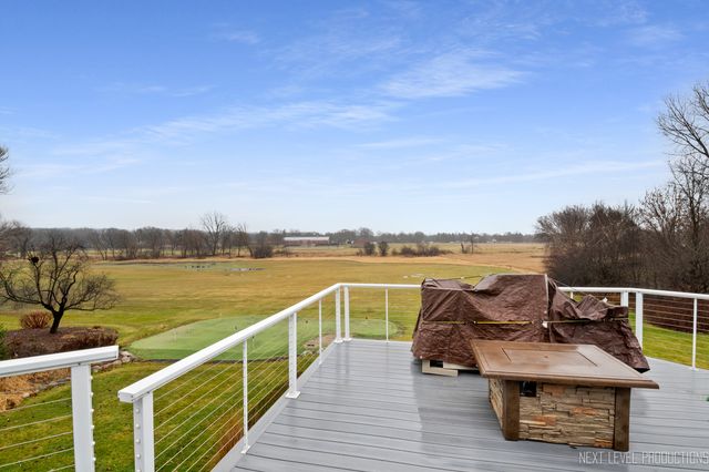 4205 Royal Fox Drive, St. Charles, IL 60174