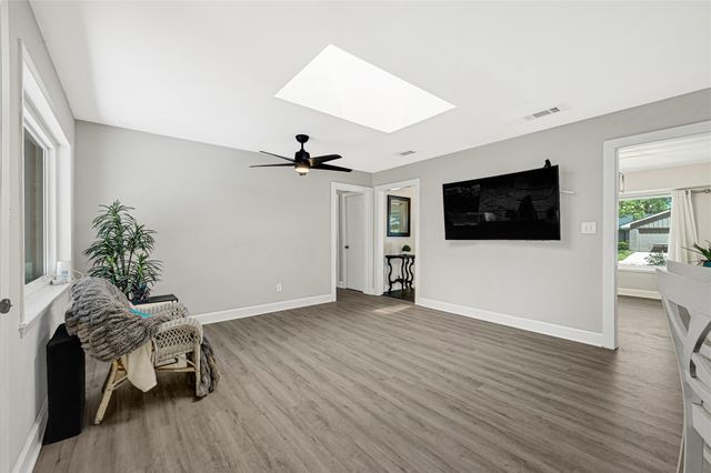 307 Winding Road, Friendswood, TX 77546