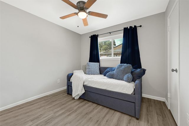 307 Winding Road, Friendswood, TX 77546