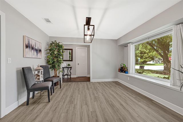 307 Winding Road, Friendswood, TX 77546