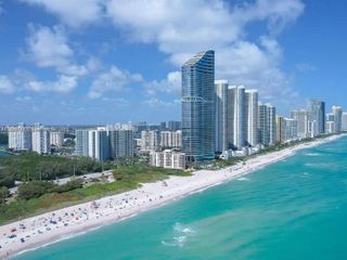 100 Bayview Dr 216, Sunny Isles Beach, FL 33160