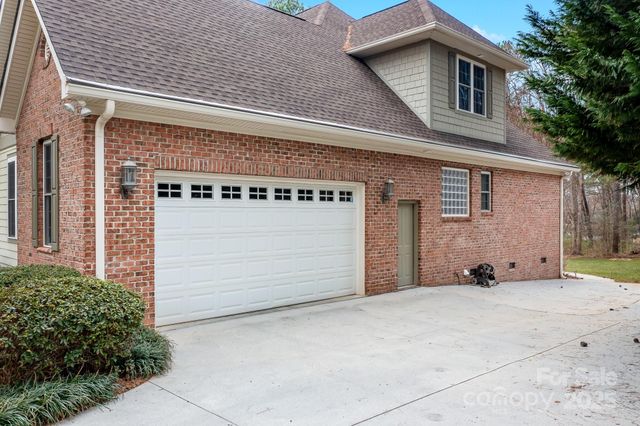 302 McCrary Road, Mooresville, NC 28117