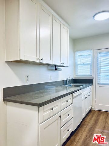 1837 N NORMANDIE Avenue 3, Los Angeles, CA 90027