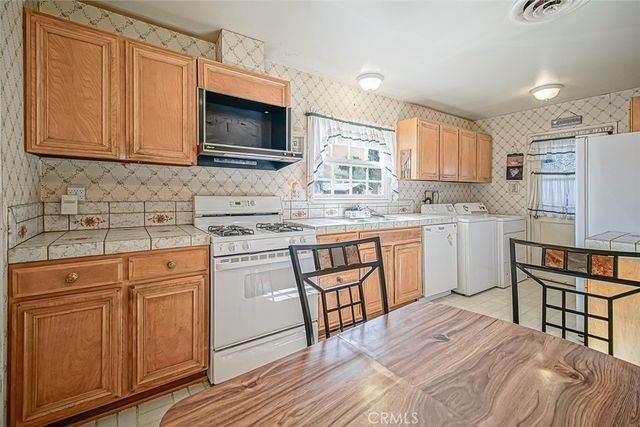 20751 Clark Street, Woodland Hills, CA 91367