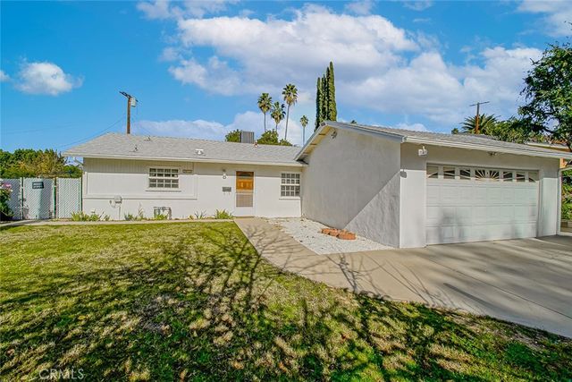 20751 Clark Street, Woodland Hills, CA 91367