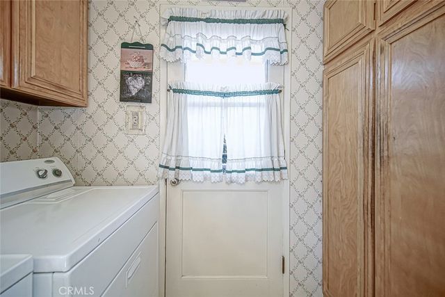 20751 Clark Street, Woodland Hills, CA 91367