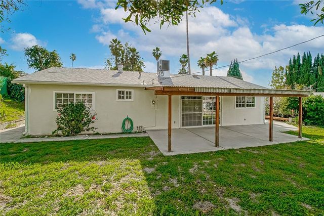 20751 Clark Street, Woodland Hills, CA 91367