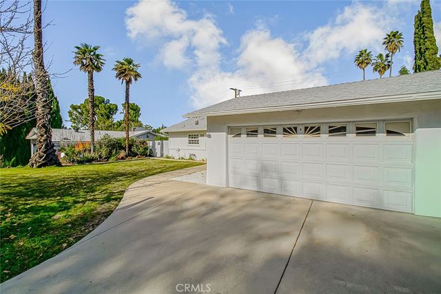 20751 Clark Street, Woodland Hills, CA 91367