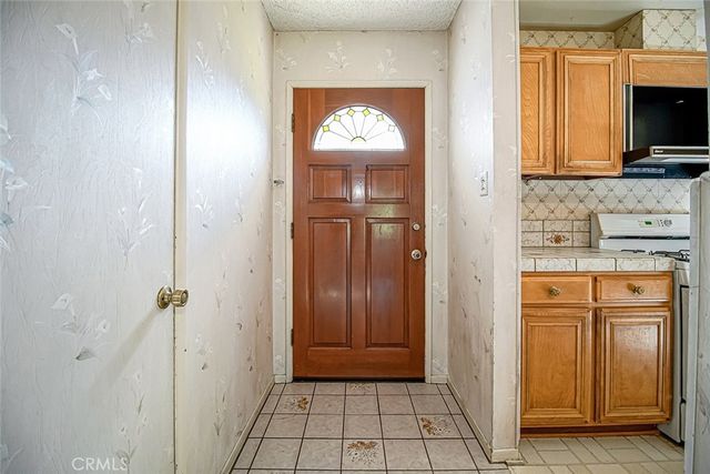 20751 Clark Street, Woodland Hills, CA 91367