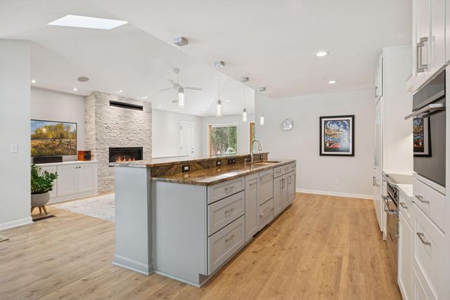 5501 Park Place, Edina, MN 55424