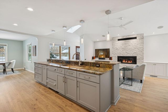 5501 Park Place, Edina, MN 55424