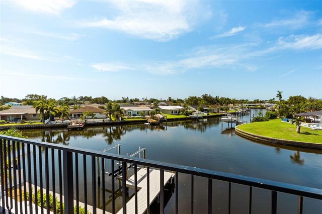 1482 51ST AVENUE NE, St Petersburg, FL 33703