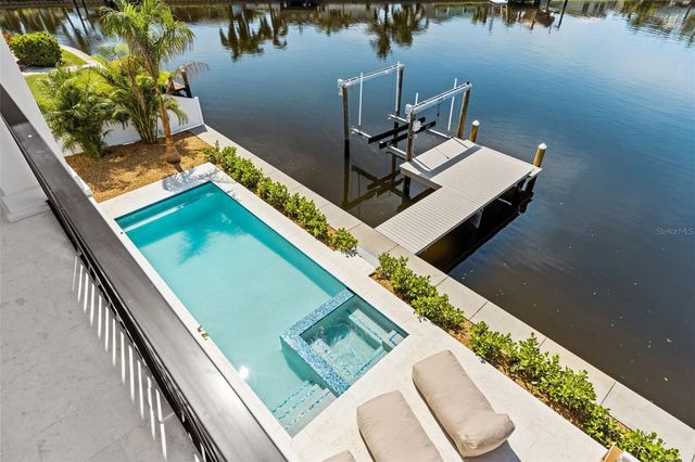 1482 51ST AVENUE NE, St Petersburg, FL 33703