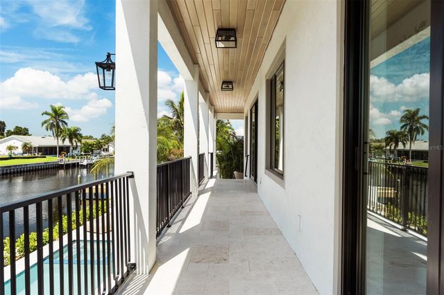 1482 51ST AVENUE NE, St Petersburg, FL 33703