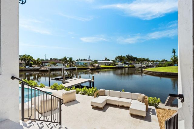 1482 51ST AVENUE NE, St Petersburg, FL 33703