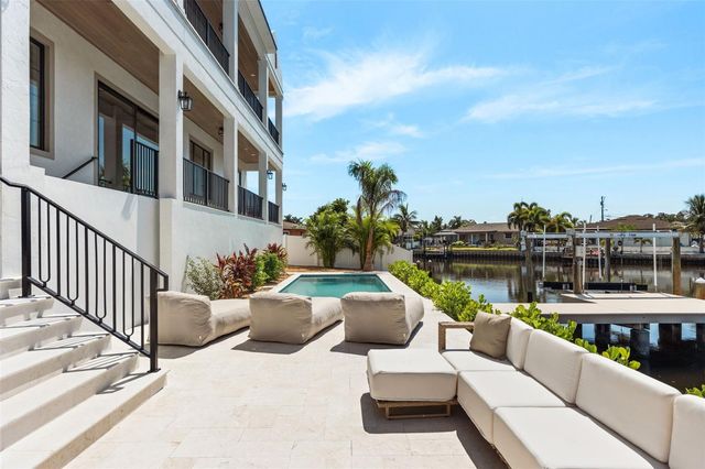 1482 51ST AVENUE NE, St Petersburg, FL 33703