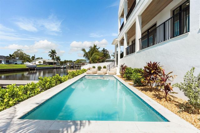 1482 51ST AVENUE NE, St Petersburg, FL 33703