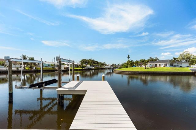 1482 51ST AVENUE NE, St Petersburg, FL 33703