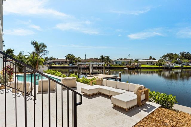 1482 51ST AVENUE NE, St Petersburg, FL 33703