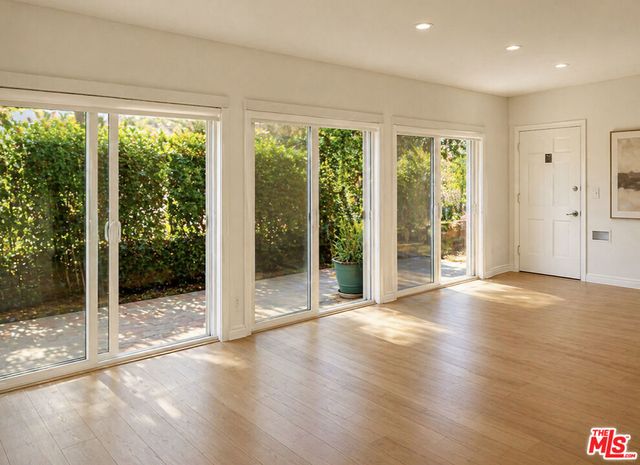8547 Airdrome Street, Los Angeles, CA 90035