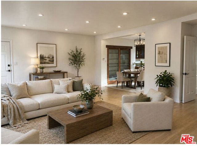 8547 Airdrome Street, Los Angeles, CA 90035