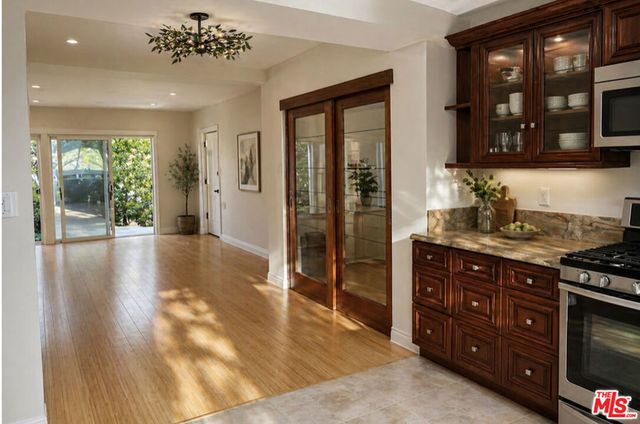 8547 Airdrome Street, Los Angeles, CA 90035