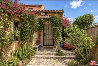 8547 Airdrome Street, Los Angeles, CA 90035