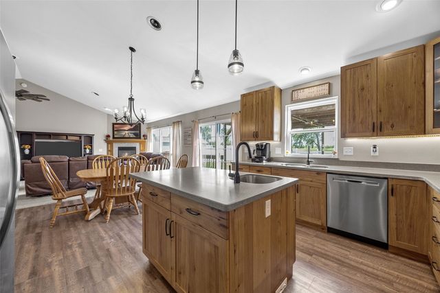 7219 Rock Wood Drive SW, Cedar Rapids, IA 52404