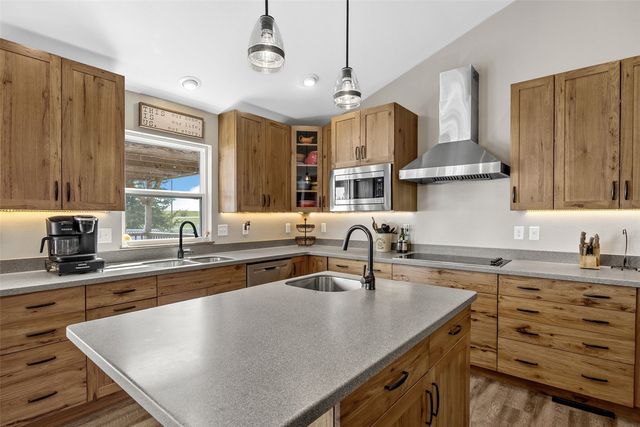 7219 Rock Wood Drive SW, Cedar Rapids, IA 52404