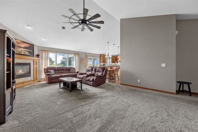 7219 Rock Wood Drive SW, Cedar Rapids, IA 52404