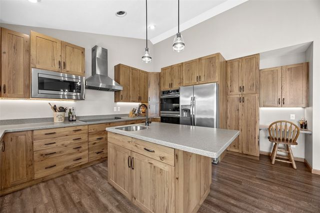 7219 Rock Wood Drive SW, Cedar Rapids, IA 52404