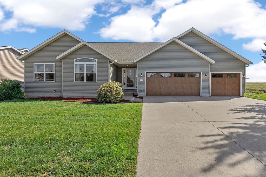 7219 Rock Wood Drive SW, Cedar Rapids, IA 52404