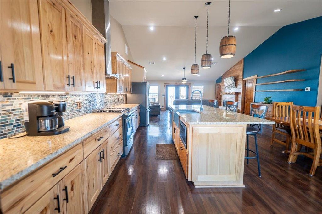 1825 Savanna Ridge Ranch RD, Lometa, TX 76853