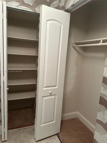 410 SE 2nd St 118, Hallandale Beach, FL 33009