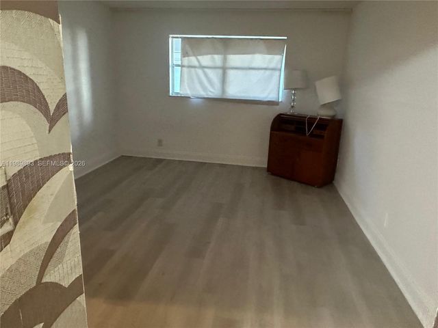 410 SE 2nd St 118, Hallandale Beach, FL 33009