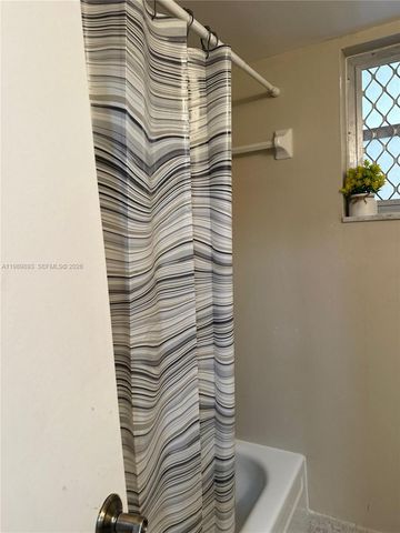 410 SE 2nd St 118, Hallandale Beach, FL 33009