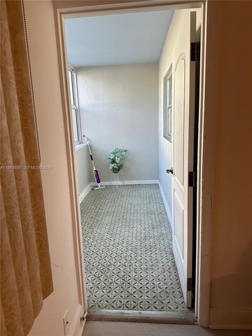 410 SE 2nd St 118, Hallandale Beach, FL 33009