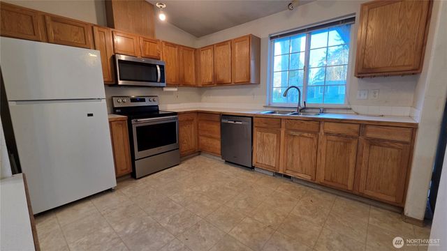 11316 1st Avenue Ct E, Tacoma, WA 98445