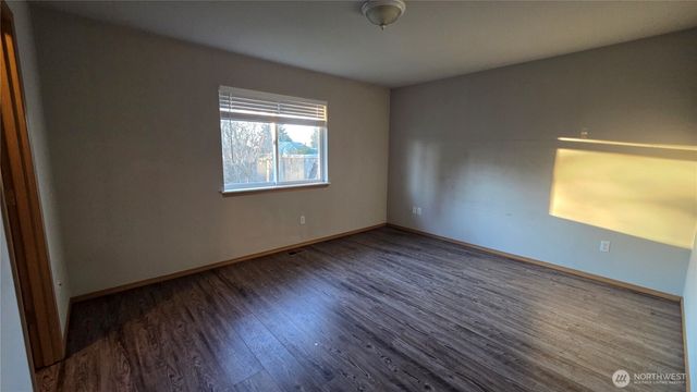 11316 1st Avenue Ct E, Tacoma, WA 98445