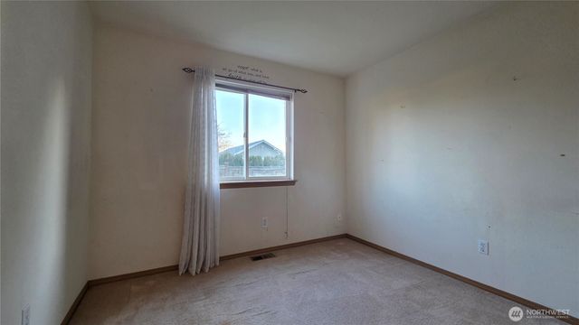 11316 1st Avenue Ct E, Tacoma, WA 98445