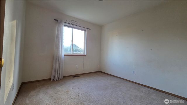 11316 1st Avenue Ct E, Tacoma, WA 98445