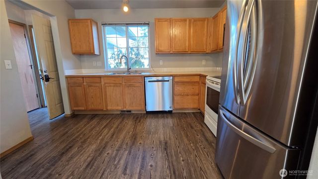 11316 1st Avenue Ct E, Tacoma, WA 98445