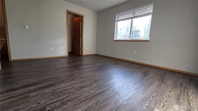 11316 1st Avenue Ct E, Tacoma, WA 98445