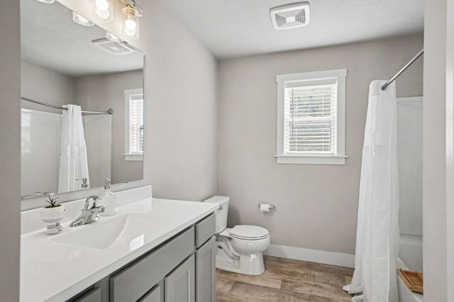 10510 Sunbranch Drive, Holland, MI 49423