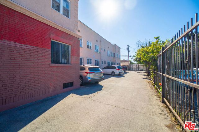 680 E 47th Street, Los Angeles, CA 90011