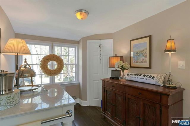 28 Turners Lake Drive, Mahwah, NJ 07430